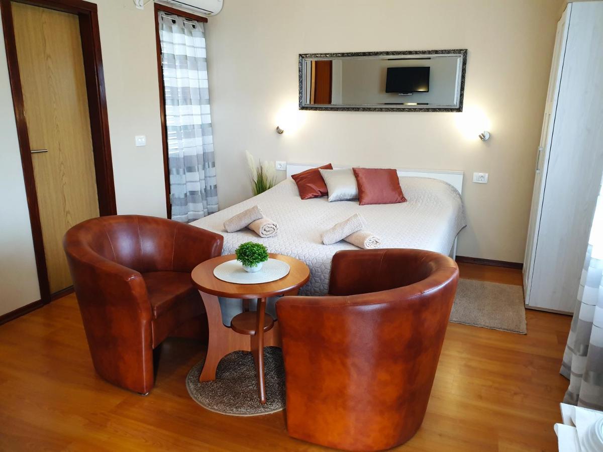 Apartments Zrinka 793 Poreč Buitenkant foto